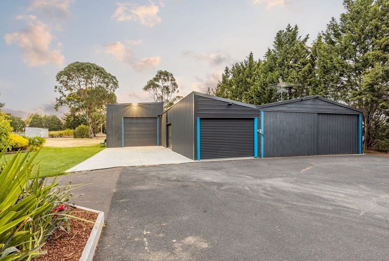 Photo - 8 Kestrel Crescent, Mount Duneed VIC 3217 - Image 24