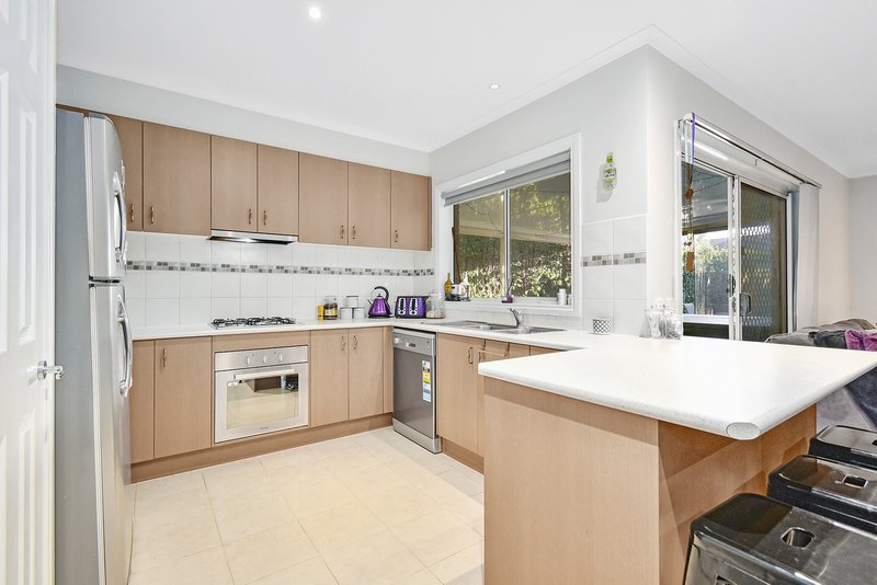 Photo - 8 Killarney Crescent, Pakenham VIC 3810 - Image 5