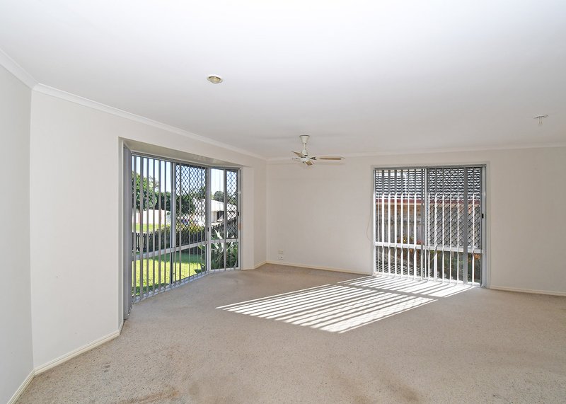 Photo - 8 King Henry Court, Torquay QLD 4655 - Image 3