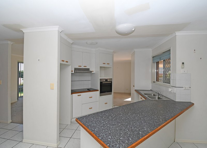 Photo - 8 King Henry Court, Torquay QLD 4655 - Image 4