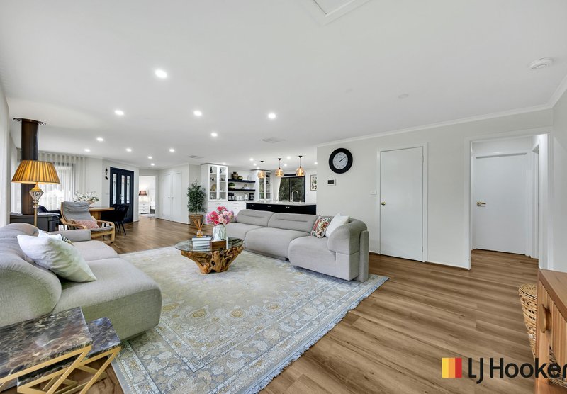 Photo - 8 King William Drive, Wallan VIC 3756 - Image 2