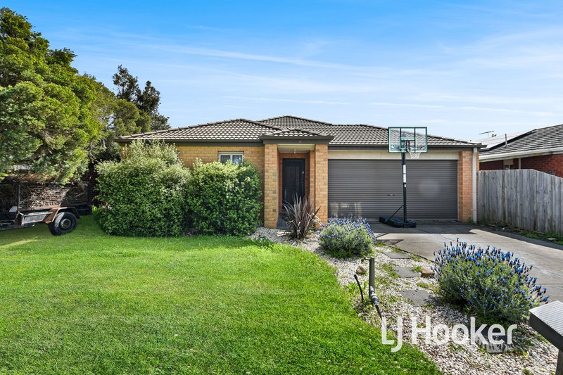 8 Kingsbarn Court, Cranbourne VIC 3977