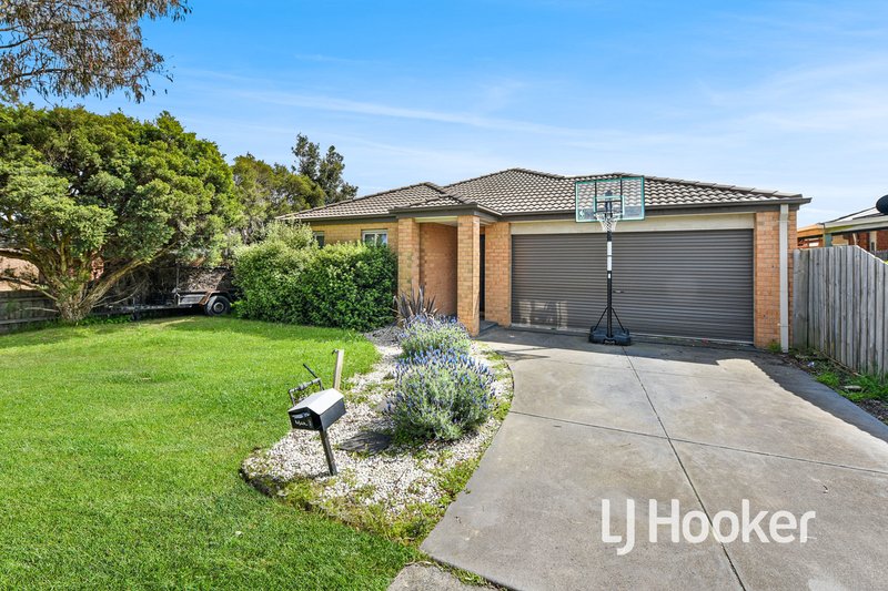 Photo - 8 Kingsbarn Court, Cranbourne VIC 3977 - Image 2