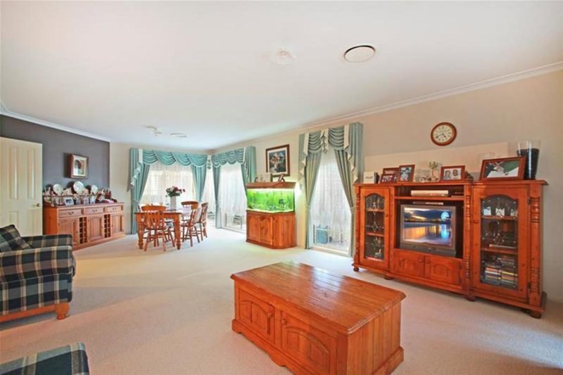 Photo - 8 Kinnear Street, Harrington Park NSW 2567 - Image 3