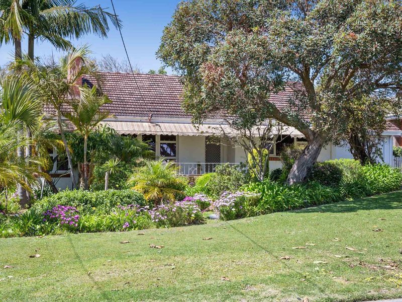 8 Kinross Crescent, Floreat WA 6014