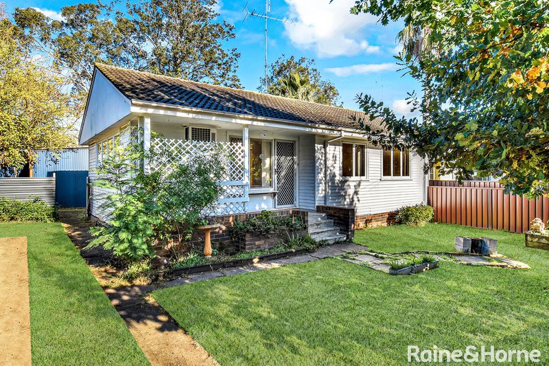 8 Kista Dan Avenue, Tregear NSW 2770