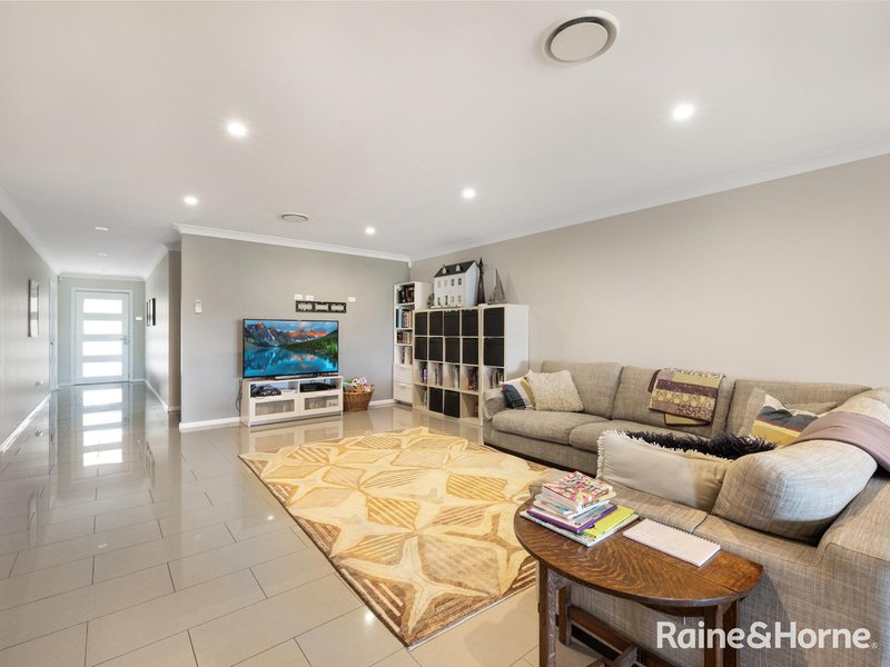 Photo - 8 Knight Place, Llanarth NSW 2795 - Image 6