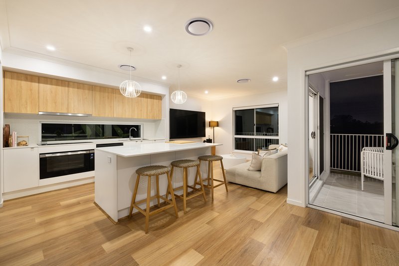 Photo - 8 Knot Court, Nerang QLD 4211 - Image 2