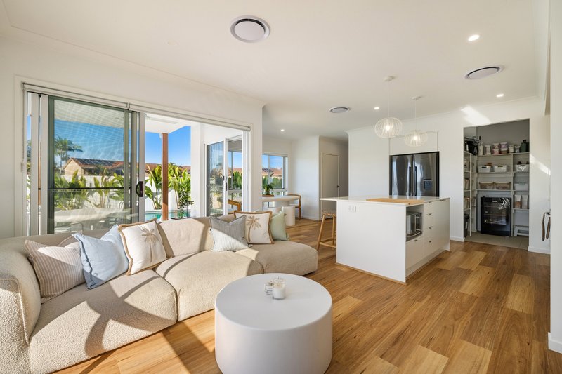 Photo - 8 Knot Court, Nerang QLD 4211 - Image 4