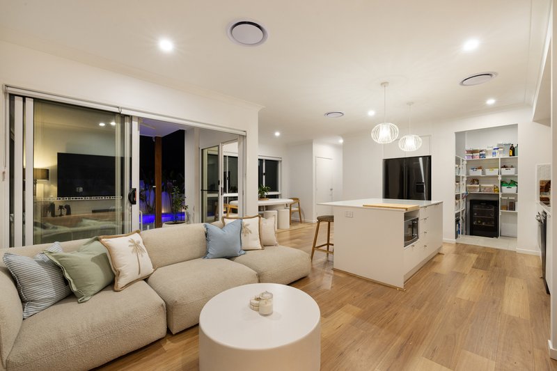Photo - 8 Knot Court, Nerang QLD 4211 - Image 12