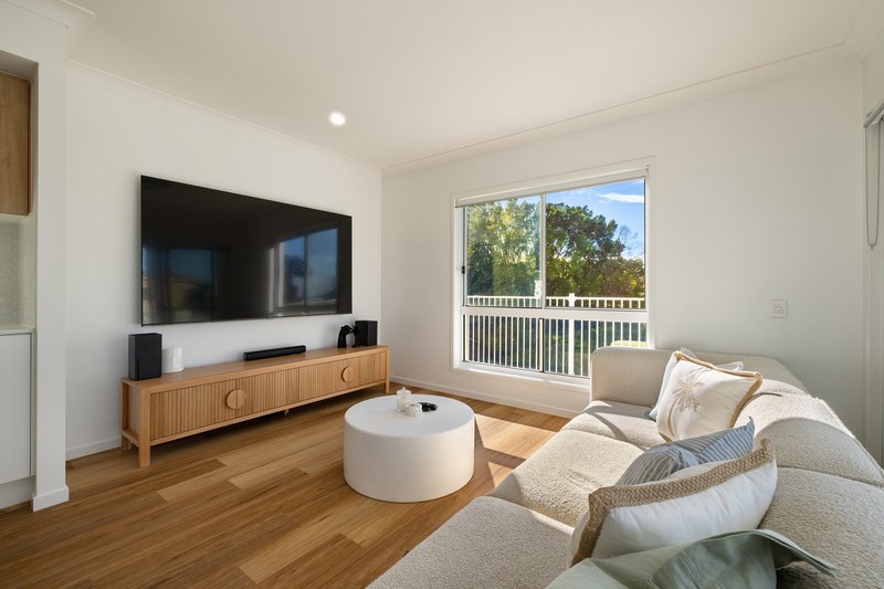 Photo - 8 Knot Court, Nerang QLD 4211 - Image 13