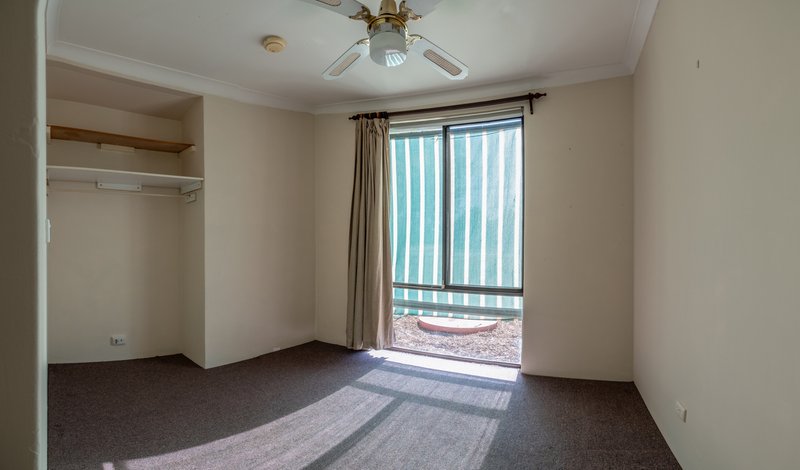 Photo - 8 Knowle Way, Warnbro WA 6169 - Image 8