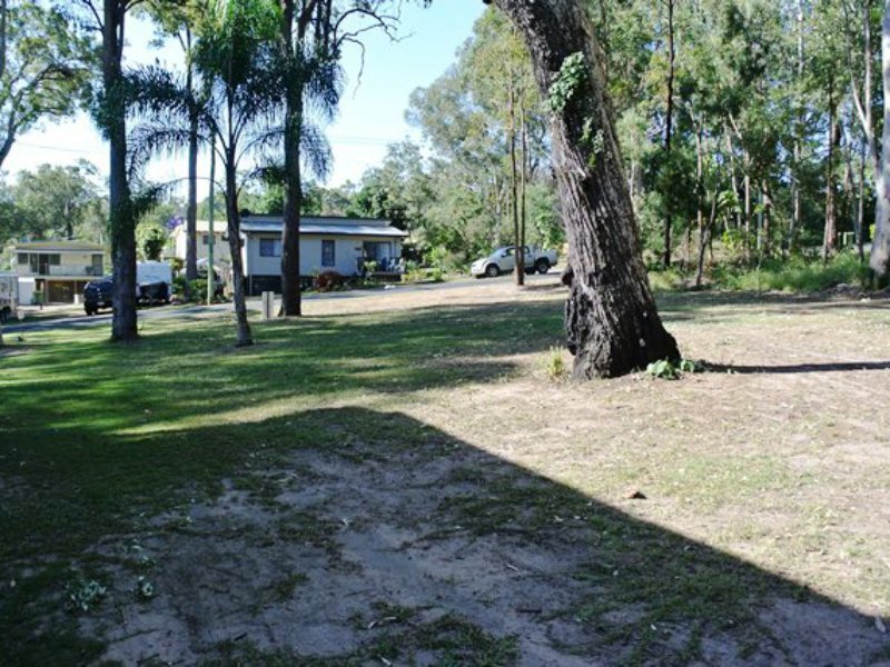 Photo - 8 Kooberry Street, Macleay Island QLD 4184 - Image 5