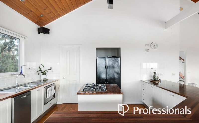 Photo - 8 Kooluna Court, Frankston VIC 3199 - Image 2