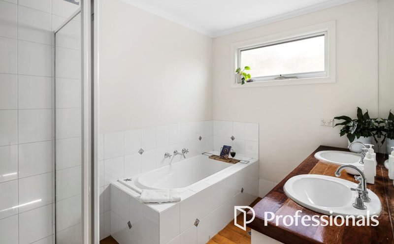 Photo - 8 Kooluna Court, Frankston VIC 3199 - Image 13