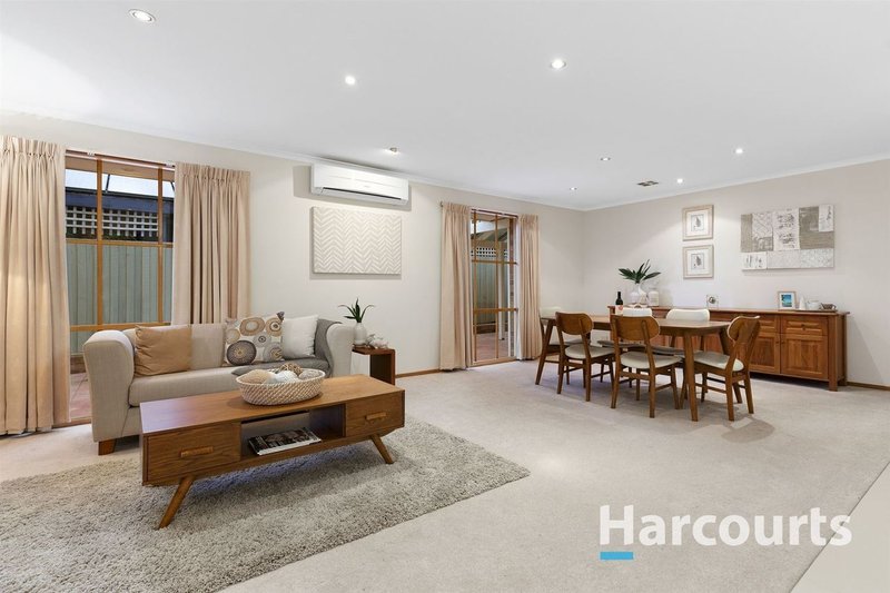 Photo - 8 Koombahla Court, Rowville VIC 3178 - Image 2