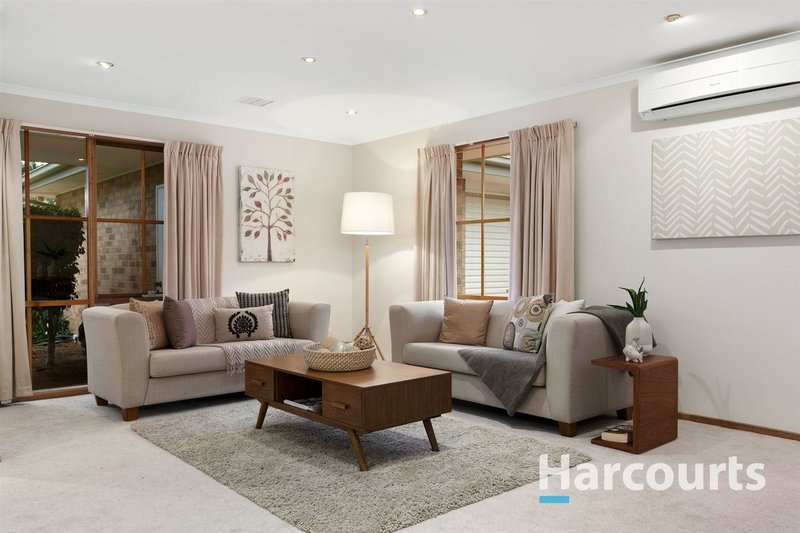 Photo - 8 Koombahla Court, Rowville VIC 3178 - Image 3