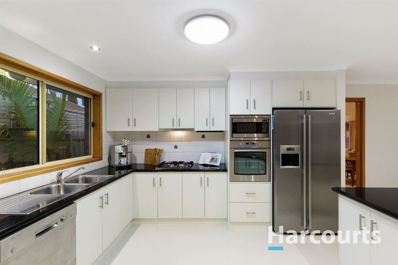 Photo - 8 Koombahla Court, Rowville VIC 3178 - Image 7