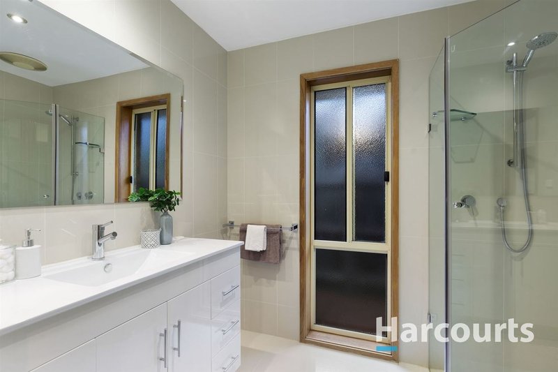 Photo - 8 Koombahla Court, Rowville VIC 3178 - Image 11