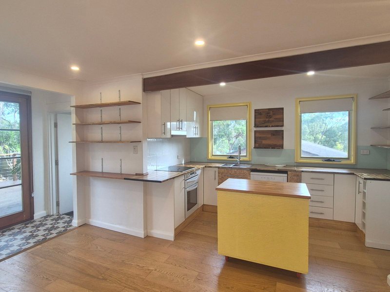 Photo - 8 Korekoba Place, Bolton Point NSW 2283 - Image 2