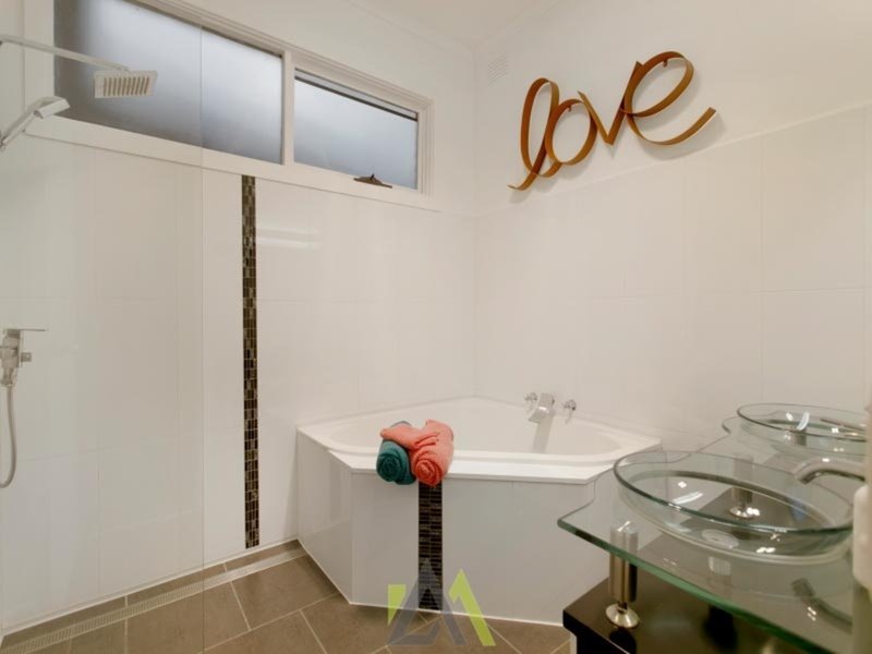 Photo - 8 Kristen Close, Frankston South VIC 3199 - Image 13