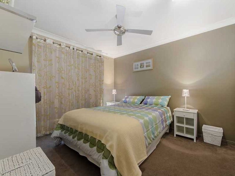 Photo - 8 Kula Close, Benowa QLD 4217 - Image 14