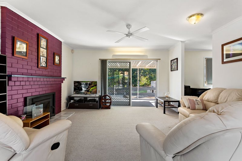 Photo - 8 Kuringal Drive, Ferny Hills QLD 4055 - Image 3