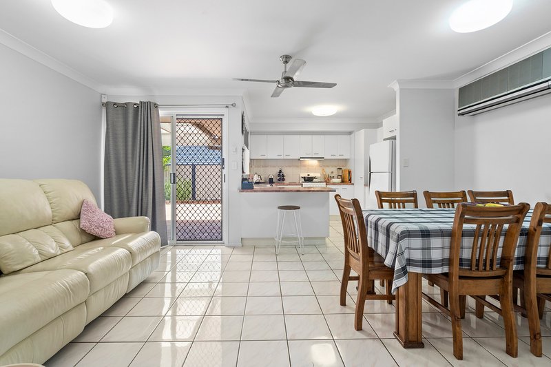 Photo - 8 Lacebark Street, Stretton QLD 4116 - Image 5