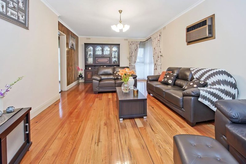 Photo - 8 Lacey Street, Lalor VIC 3075 - Image 5