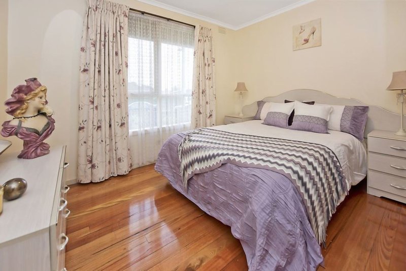 Photo - 8 Lacey Street, Lalor VIC 3075 - Image 6