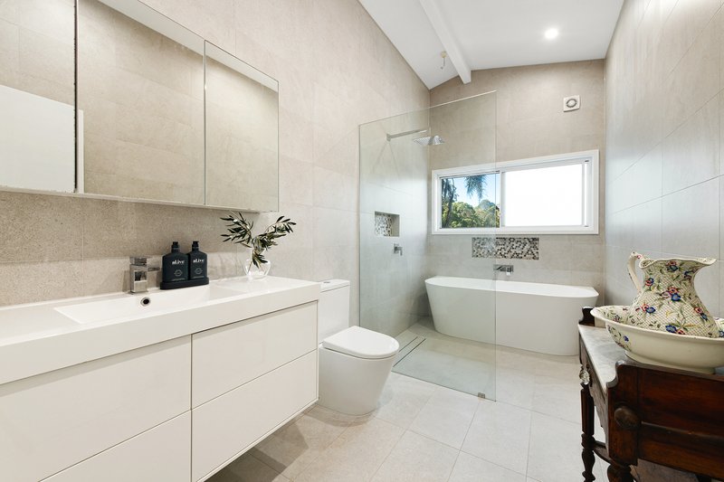 Photo - 8 Lae Place, Allambie Heights NSW 2100 - Image 7