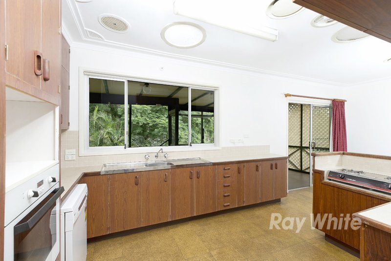 Photo - 8 Lake Macquarie Close, Fennell Bay NSW 2283 - Image 6