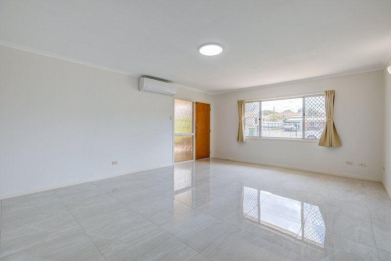 Photo - 8 Lamorna Street, Rochedale South QLD 4123 - Image 3