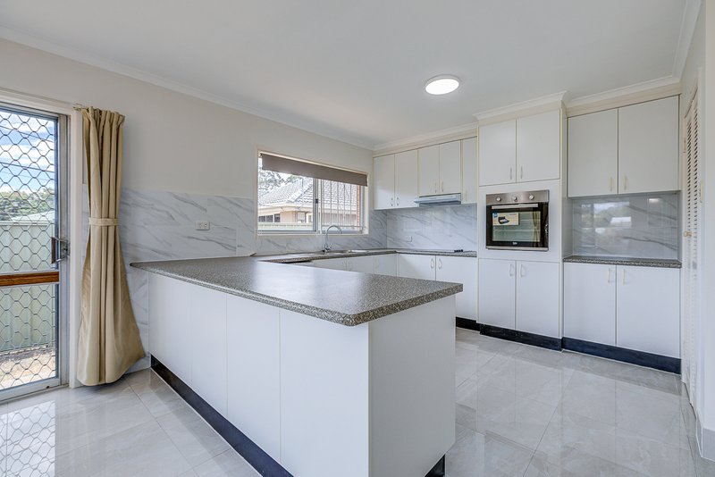 Photo - 8 Lamorna Street, Rochedale South QLD 4123 - Image 4