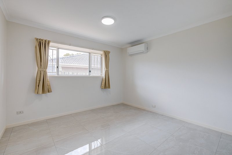 Photo - 8 Lamorna Street, Rochedale South QLD 4123 - Image 6