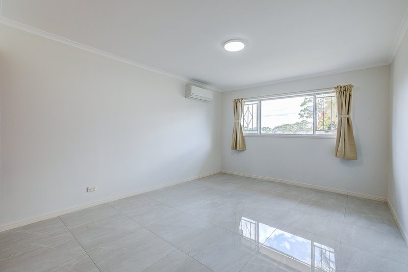 Photo - 8 Lamorna Street, Rochedale South QLD 4123 - Image 8