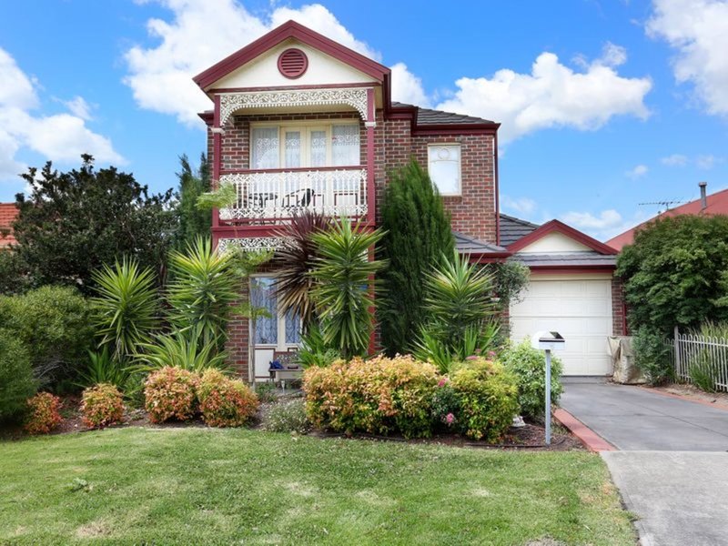 8 Lancaster Drive, Point Cook VIC 3030