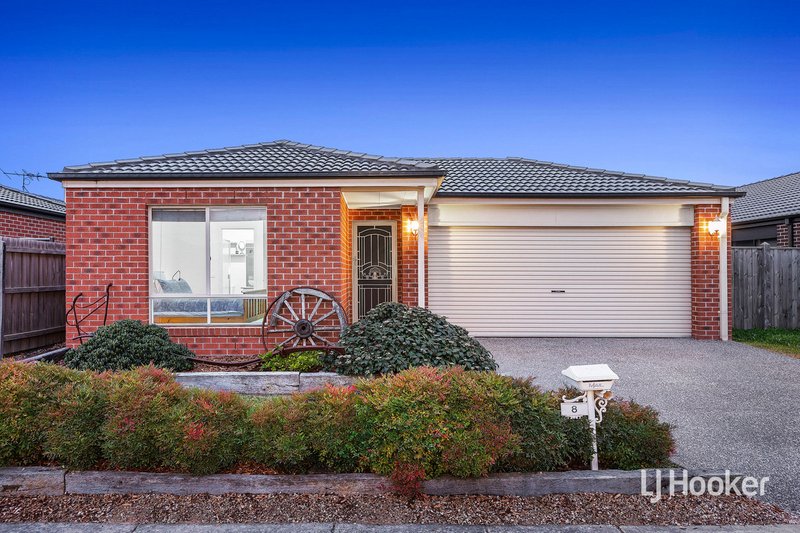 8 Landing Place, Point Cook VIC 3030