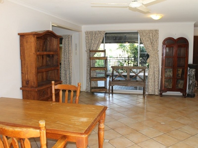 Photo - 8 Langdon Street, Tannum Sands QLD 4680 - Image 5