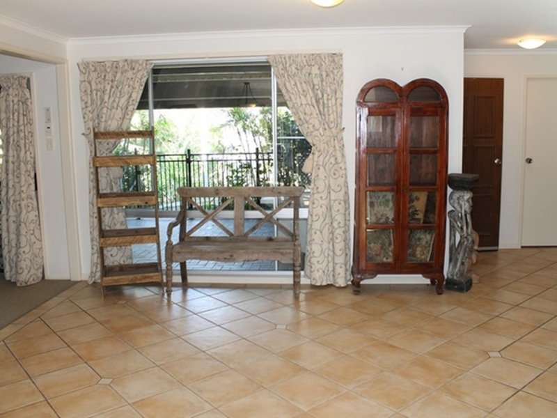 Photo - 8 Langdon Street, Tannum Sands QLD 4680 - Image 7