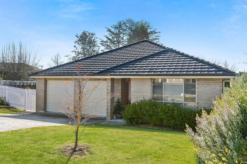 8 Lansdown Place, Moss Vale NSW 2577