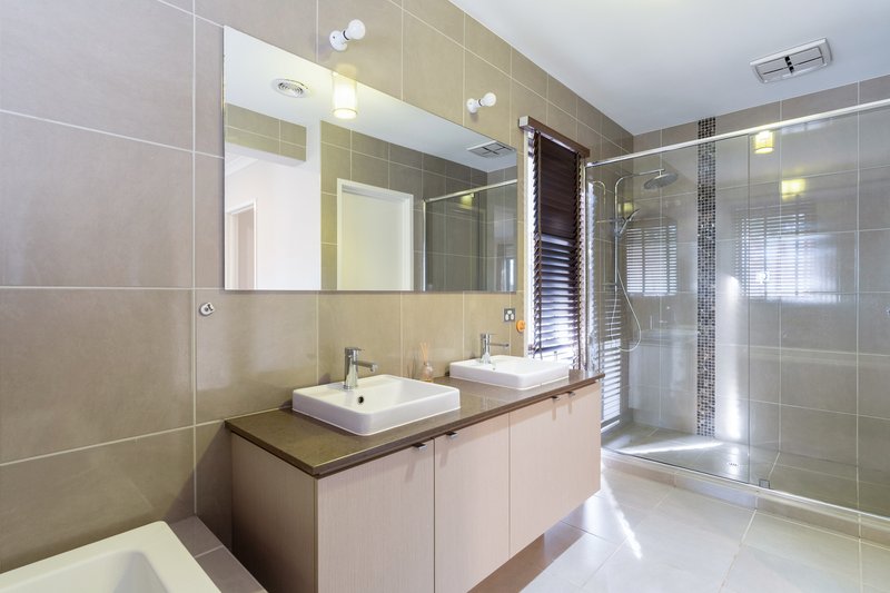 Photo - 8 Lansell Street, Craigieburn VIC 3064 - Image 10