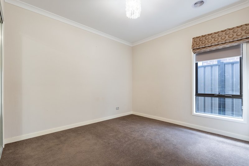 Photo - 8 Lansell Street, Craigieburn VIC 3064 - Image 11