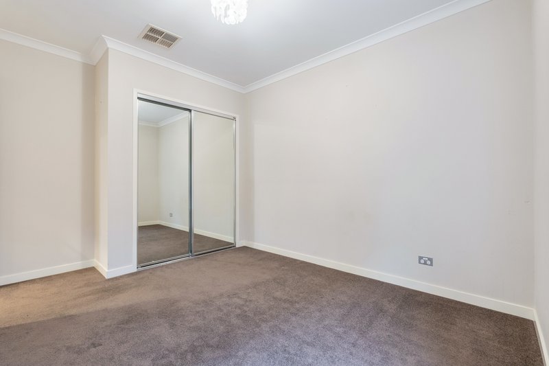 Photo - 8 Lansell Street, Craigieburn VIC 3064 - Image 12