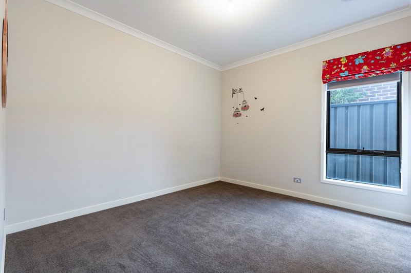 Photo - 8 Lansell Street, Craigieburn VIC 3064 - Image 13