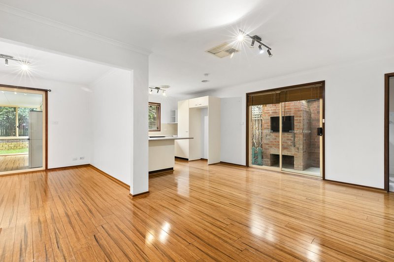 Photo - 8 Laptz Close, Palmerston ACT 2913 - Image 3