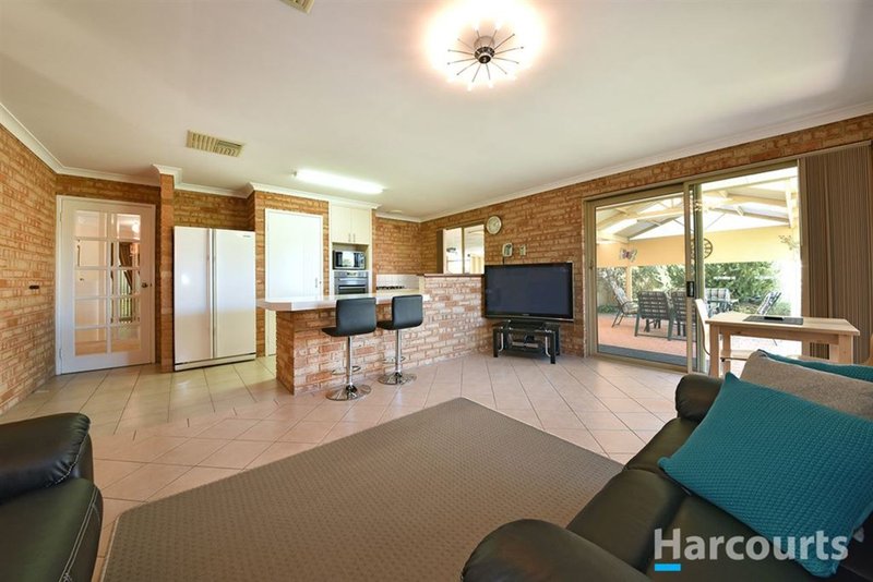 Photo - 8 Larissa Court, Ballajura WA 6066 - Image 18