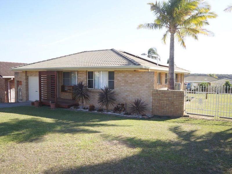 8 Laurina Close, Old Bar NSW 2430