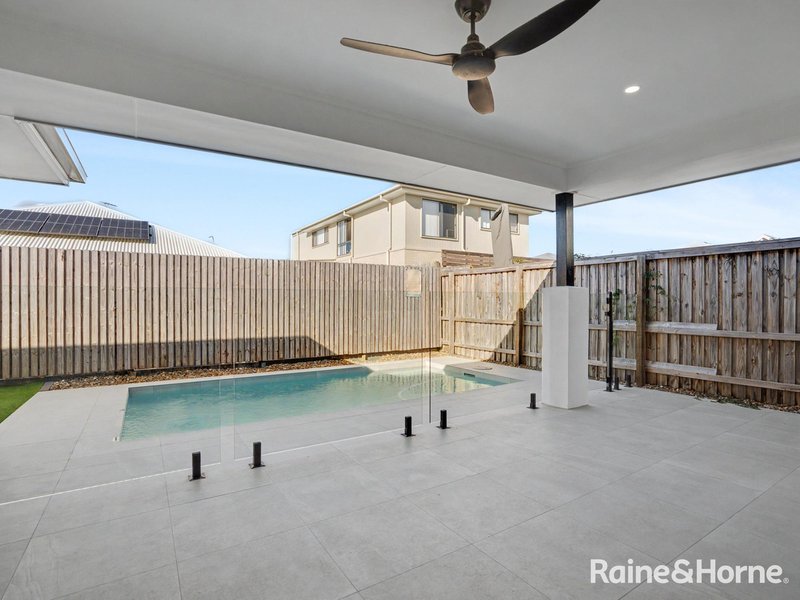 Photo - 8 Laurina Close, Redland Bay QLD 4165 - Image 6