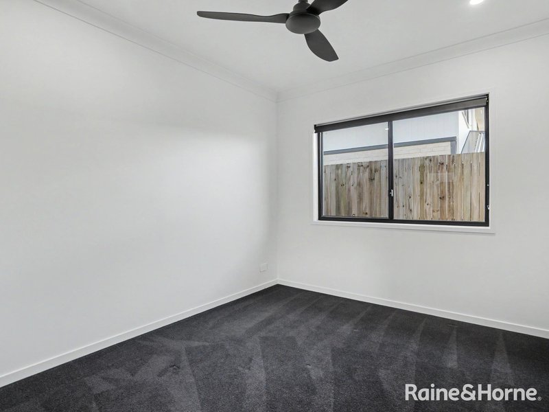 Photo - 8 Laurina Close, Redland Bay QLD 4165 - Image 13